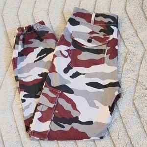 Forever 21 Camouflage Cargo Pant